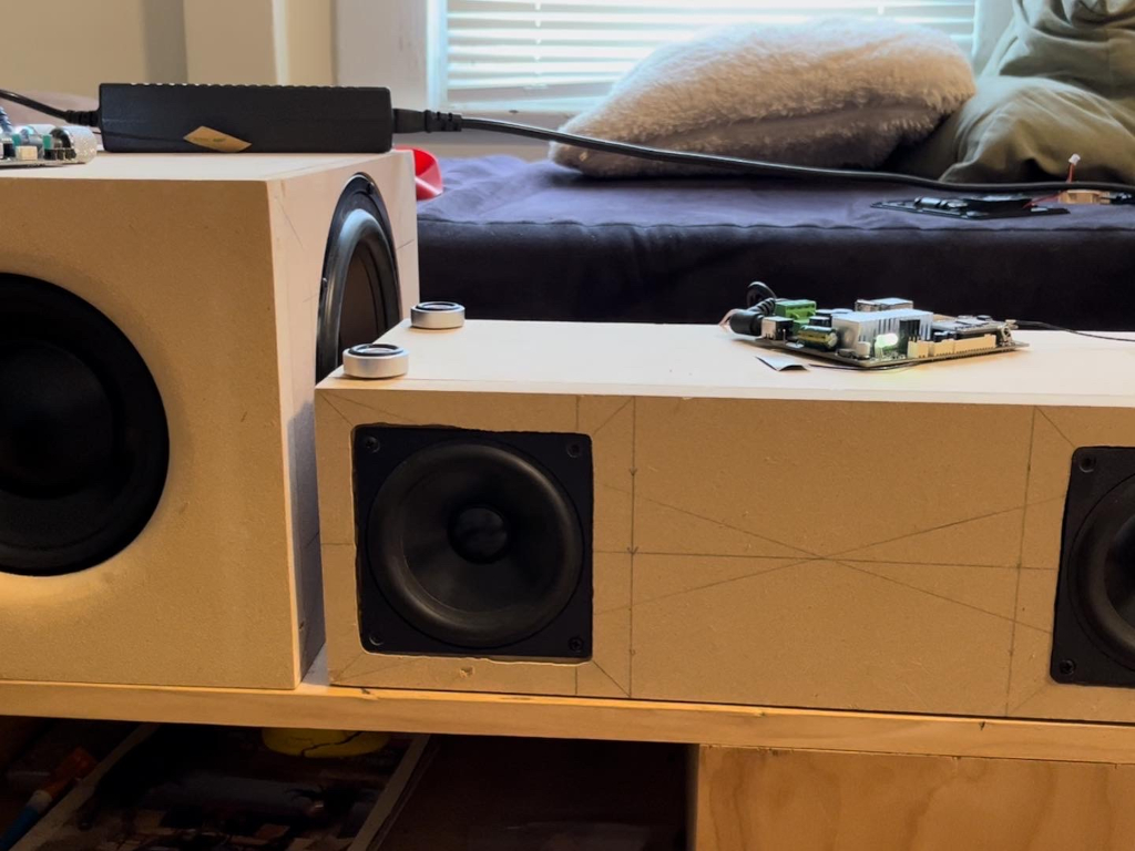 Wireless speaker and subwoofer photo